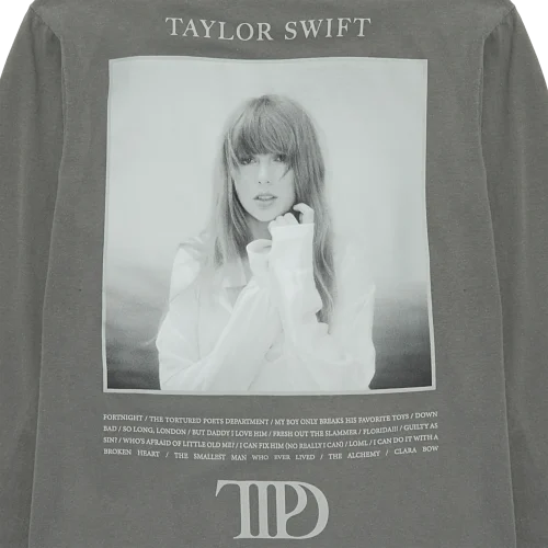 THE TORTURED POETS DEPARTMENT GRAY PHOTO LONG SLEEVE T-SHIRT - Image 4