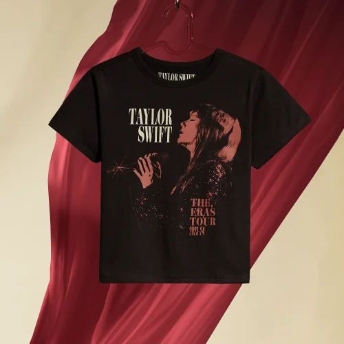 TAYLOR SWIFT | THE ERAS TOUR RED (TAYLOR'S VERSION) LIVE PHOTO BABY T-SHIRT